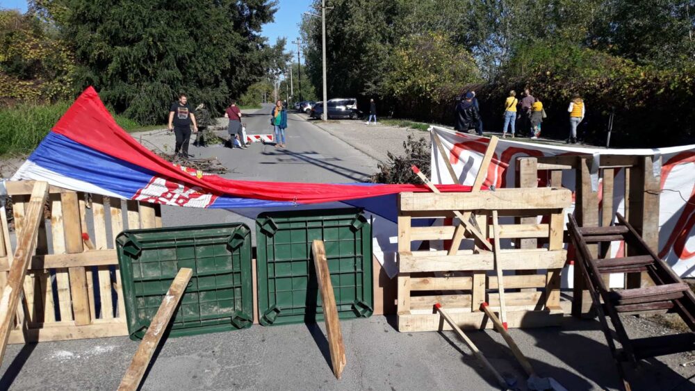 Aktivisti Šodroš kampa u Novom Sadu blokirali, pa uklonili blokade sa saobraćajnice ka Ribarcu 3