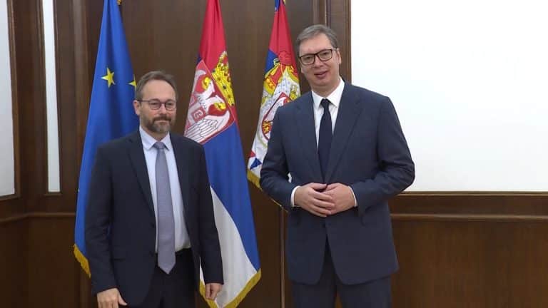 Vučiću se uručuje izveštaj Evropske komisije o Srbiji: I dalje smo na klasteru 3 1