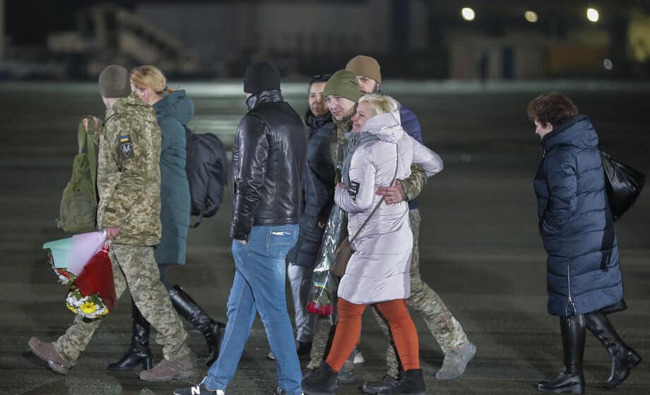 Na slobodi više od 100 zatvorenika: Razmena između Rusije i Ukrajine 1