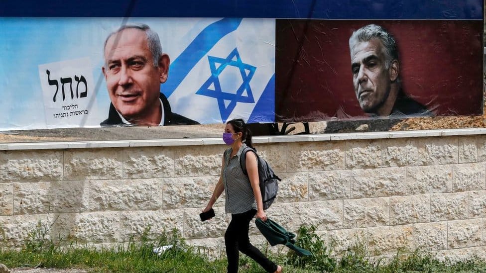 Benjamin Netanyahu (left) and Yair Lapid (file photo)