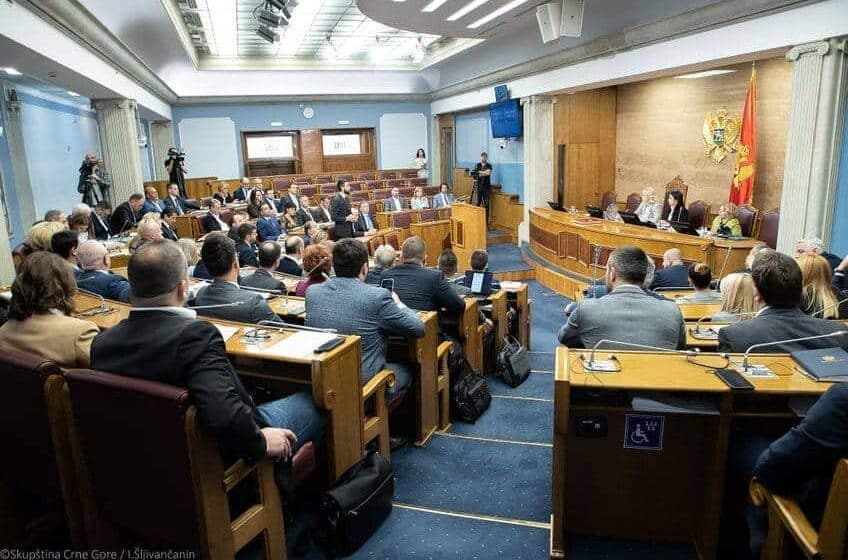Ukinut imunitet za pet poslanika opozicije u Crnoj Gori zbog sumnje za zloupotrebu službenog položaja 1
