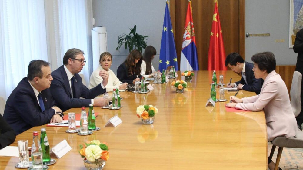 Vučić sa kineskom ambasadorkom: Srbija ostaje posvećena poštovanju međunarodnog prava 1