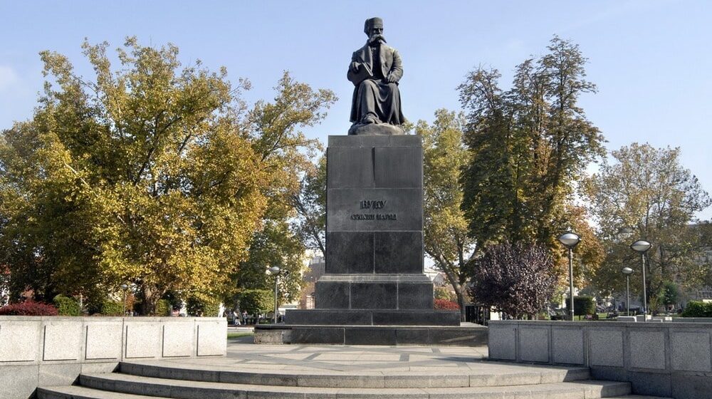 Počela restauracija spomenika Vuku Karadžiću u Beogradu 1