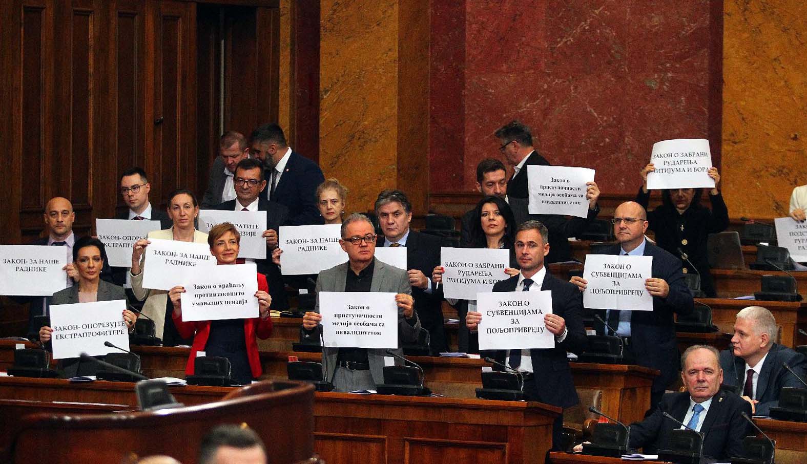 Ima li smisla da opozicija sad bojkotuje Skupštinu Srbije? 3