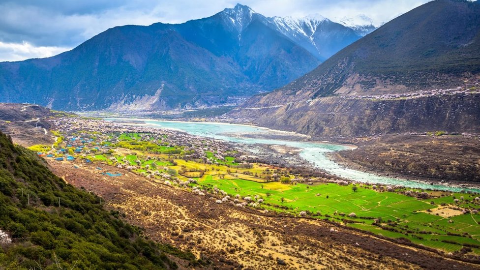 Šerpasi su došli u Kumbu Bejul u 15. veku nakon što su pobegli od sukoba na Tibetu