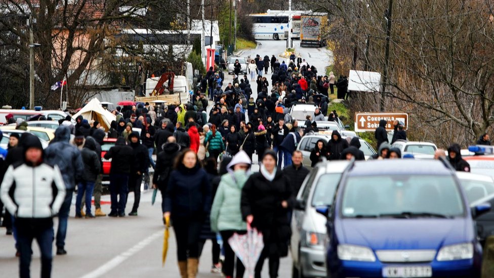 Kosovo Serbs block the road near the village of Rudine, North Mitrovica, Kosovo December 11,2022. REUTERS/Ognen Teofilovski