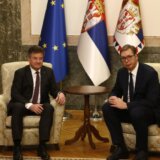 Vučić: Iskren i korektan razgovor sa Lajčakom i Eskobarom 14