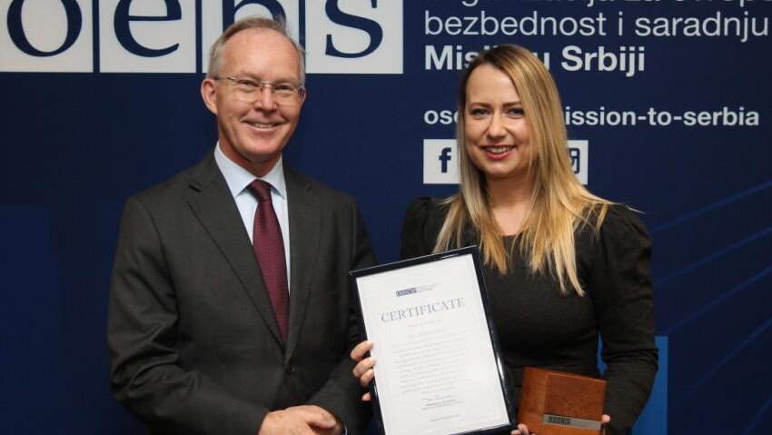 Misija OEBS u Srbiji uručila nagradu "Ličnost godine" Miljani Pejić 1