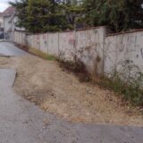 Voda pomešana sa fekalijama teče niz ulice i u kuće, leti ne mogu da dišu od smrada, zimi ne koriste kola: Reportaža iz kragujevačke Uglješnice kao iz Nacionalne geografije (FOTO/VIDEO) 10