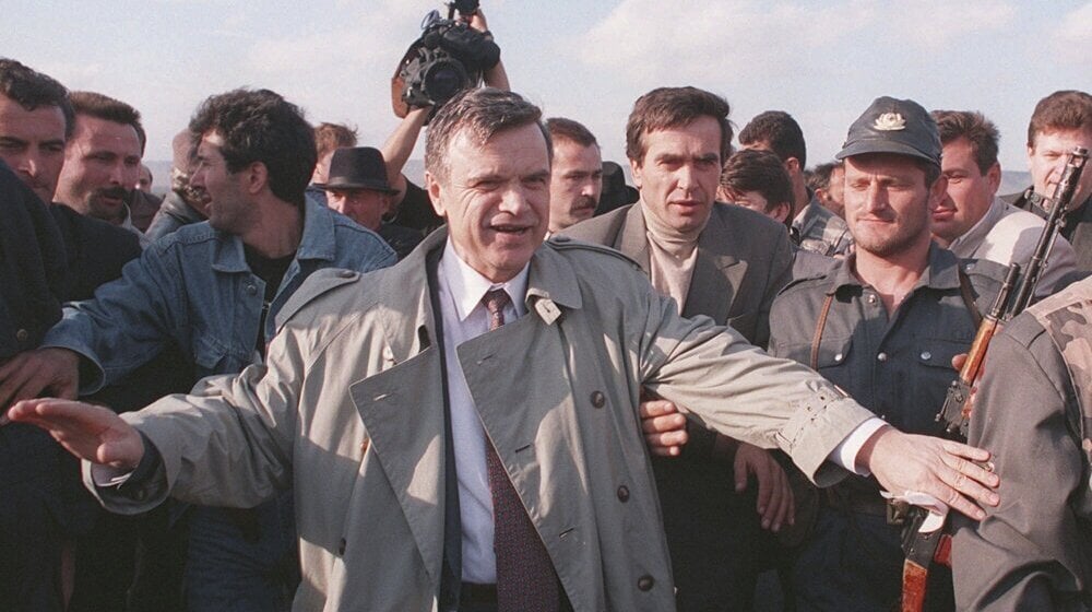 Umro Ruslan Hasbulatov, vođa pobune poslanika protiv Jeljcina 1993. 1
