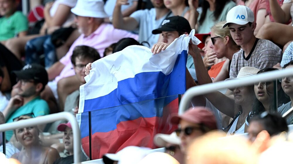 Navijači na Australijan openu istakli zastavu Rusije uprkos zabrani 1