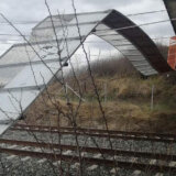 Slučajno izbegnuta velika nesreća Soko voza: Zbog nemara, ograda sa nadvožnjaka odletela na prugu 6