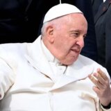 Zdravstveno stanje Pape Franje i dalje loše 8