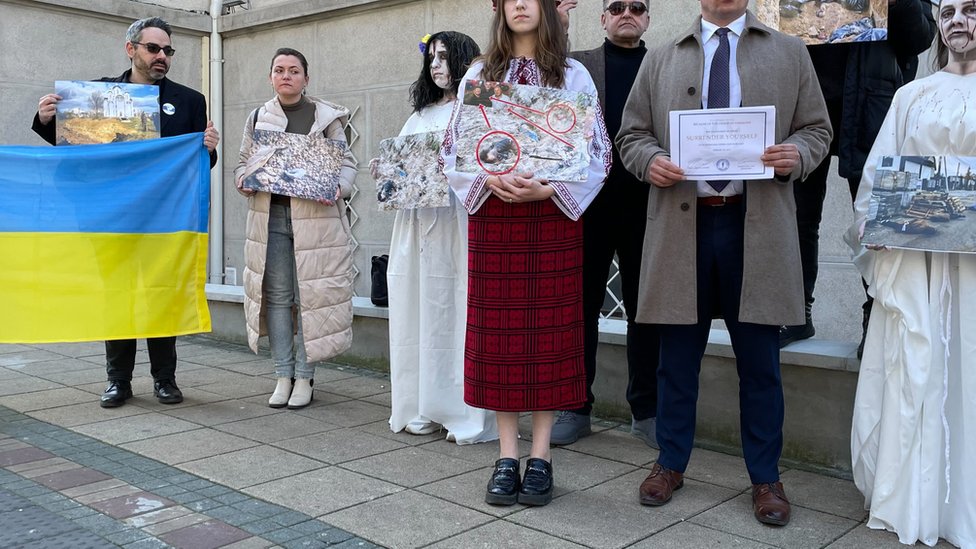 Proukrajinska organizacija Grupa oktobar održala je skup povodom godišnjice povlačenja ruske vojske iz mesta Buča, kod Kijeva.