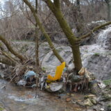 Kanalizaciona voda i fekalije se slivaju u reku, nadležni u Vranju bez odgovora 12