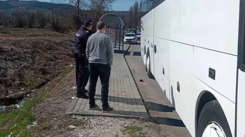 Policija Kod Užica Zaustavila Autobus Sa Pristalicama Nacionalne ...