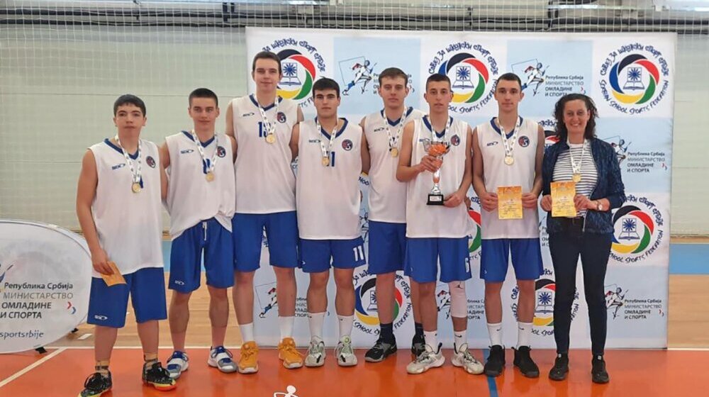 Učenici Ekonomske škole “Bosa Milićević” iz Subotice prvaci Srbije u košarci 1