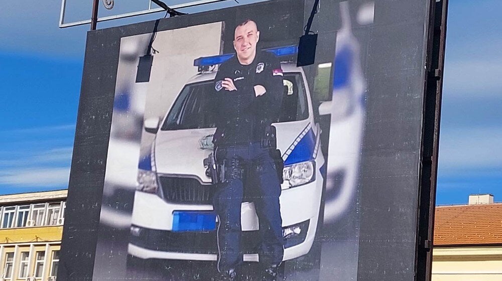 U čast poginulog policajca Ivana Đurđevca PU Zaječar postavila bilbord u centru grada 1