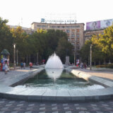 Zelena voda u fontani na Trgu Nikole Pašića 13
