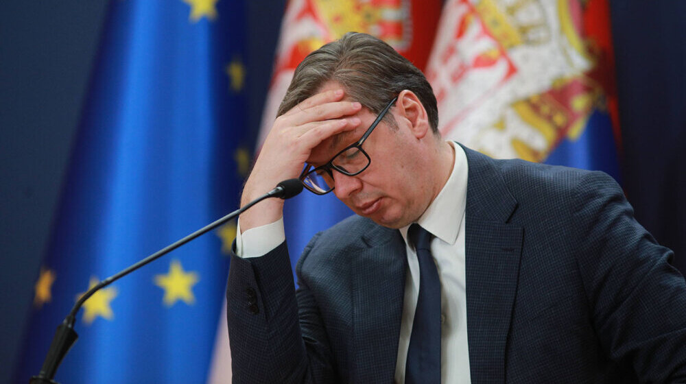 Vučić pričom o odlasku SNS u opoziciju skrenuo pažnju s tragedije na sebe, ali mu malo ko veruje 1