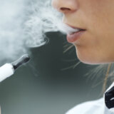 Elektronske cigarete probao svaki peti učenik u Srbiji: Koliko su zaista opasne za pluća, srce i mozak? 7
