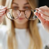 Izmišljene su naočare koje zaustavljaju napredak kratkovidosti 13