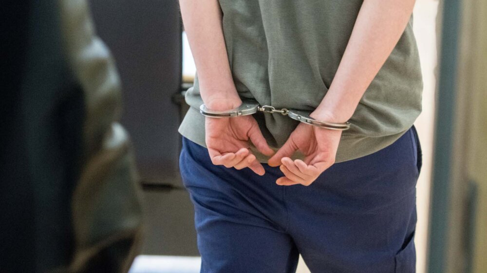 Saslušan osumnjičeni za uznemiravanje maloletnica u Novom Sadu 9