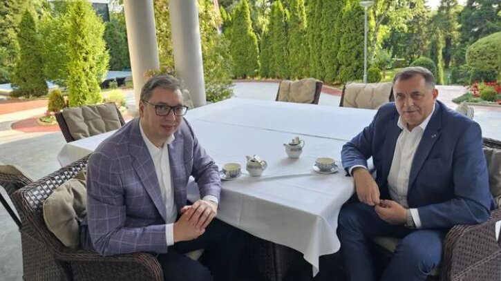 Vučić i Dodik na sastanku: Vreme je za čaj 1