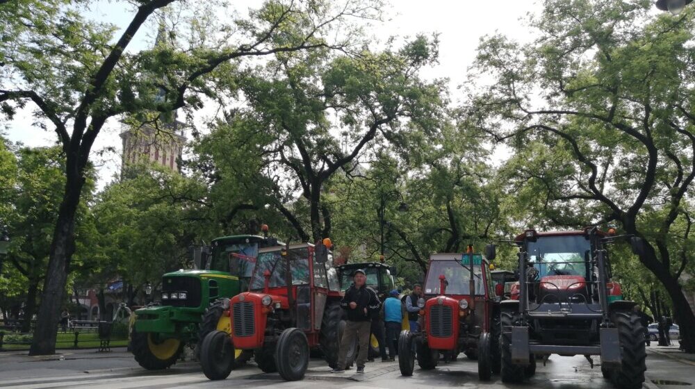 Subotički poljoprivrednici radikalizovali protest: U centru grada 45 traktora, tokom dana još dve blokade Štrosmajerove ulice 1
