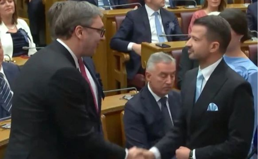 "Poželeo sam Jakovu da sa mnogo truda i energije obavlja časnu dužnost”: Vučić se oglasio iz Podgorice 1