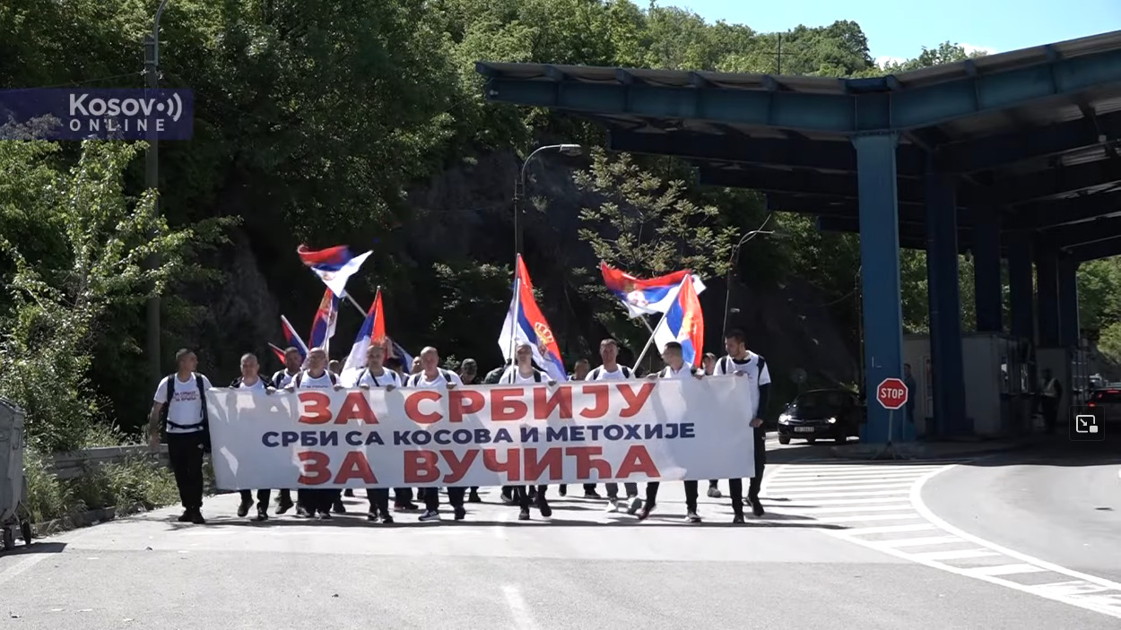 Isto Kao Godine Srbi Sa Kosova Krenuli Pe Ke Na Vu I Ev Miting