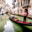 Venecija je zabranila turističkim vodičima da koriste megafone i ograničila grupe turista na 25 ljudi 12