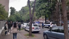 Na mestu pucnjave na Vračaru brojna vozila hitne pomoći i policije (FOTO) 5