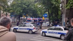 Na mestu pucnjave na Vračaru brojna vozila hitne pomoći i policije (FOTO) 6
