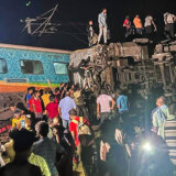 Dva putnička voza iskočila iz šina u Indiji, više od 50 mrtvih 6