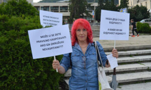 Kako je pedagoškinja iz Užica izrazila lični protest protiv prekida školske godine u Srbiji (FOTO) 12