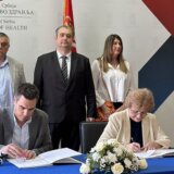 Potpisan ugovor kojim započinju aktivnosti na izgradnji i rekonstrukciji Kliničkog centra Kragujevac 11