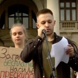 Student Blagoje Rozgić na protestu „Srbija protiv nasilja“: “Ne želimo Nušićevu Srbiju, gde su na čelu Gospođa Ministarka i Sumnjivo lice” 2