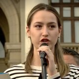 "Bićemo u prvim redovima, neće nas pomeriti": Studentkinja medicine Mia Purić na protestu "Srbija protiv nasilja" 2