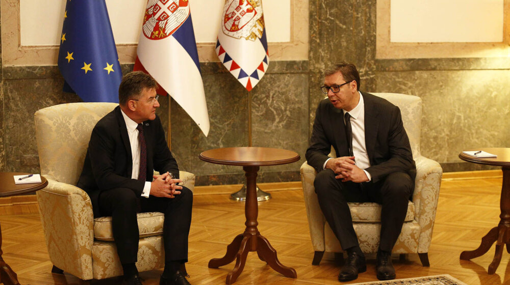 Šta je Vučić danas rekao Lajčaku? 1