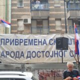 Dostojni Srbije dva sata protestovali ispred redakcije Danasa (VIDEO, FOTO) 1