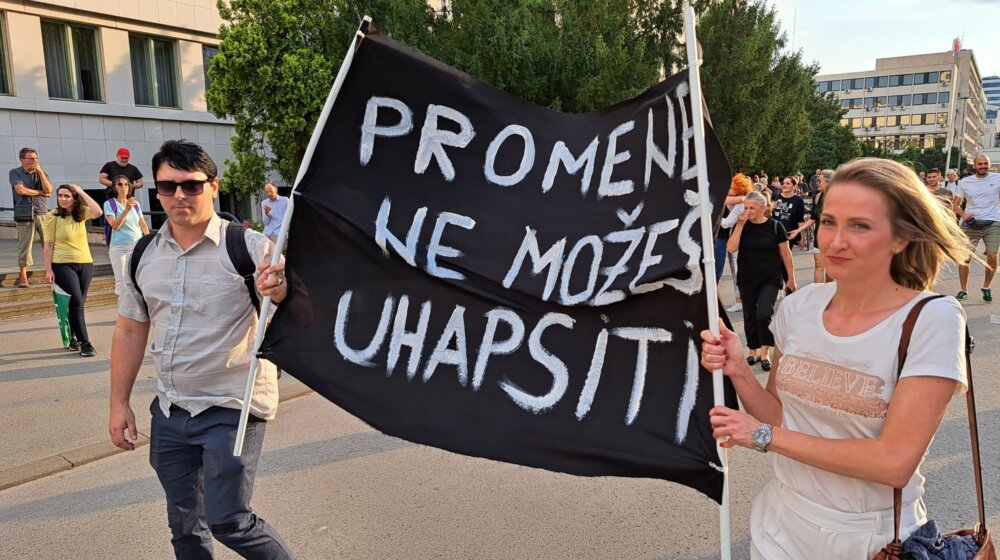 Građani blokirali Varadinski most na protestu "Srbija protiv nasilja" u Novom Sadu 1
