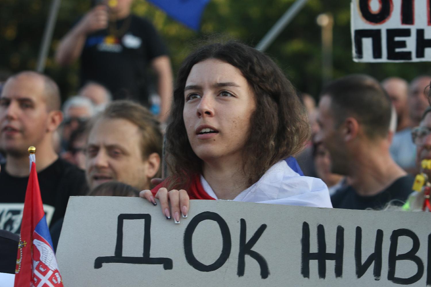 Slike koje su obeležile deseti protest "Srbija protiv nasilja" (FOTO) 16