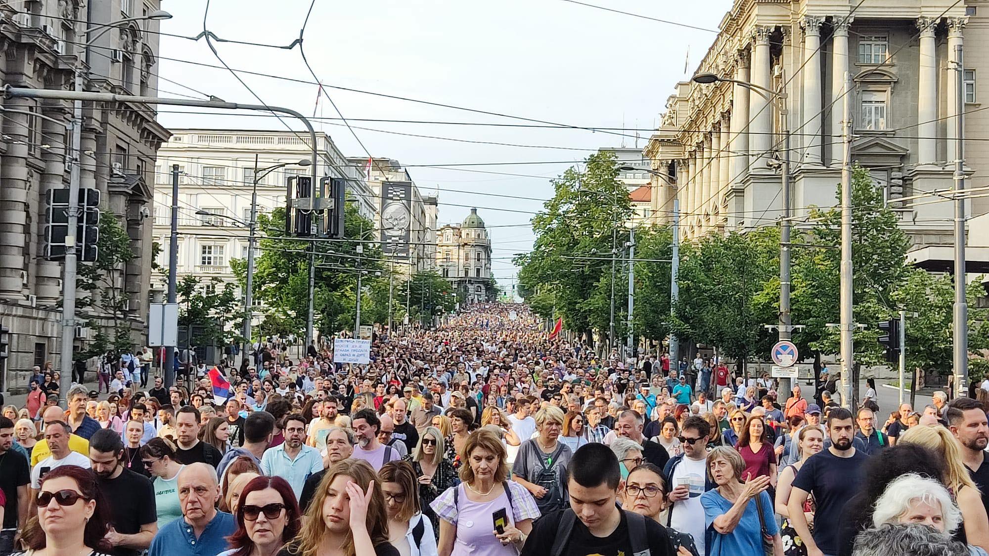 (FOTO, VIDEO) Kako je izgledao deveti protest „Srbija protiv nasilja“ 8