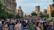 "Mi ćemo biti heroji": Na protest u Kragujevcu izašlo više stotina građana (FOTO, VIDEO) 7