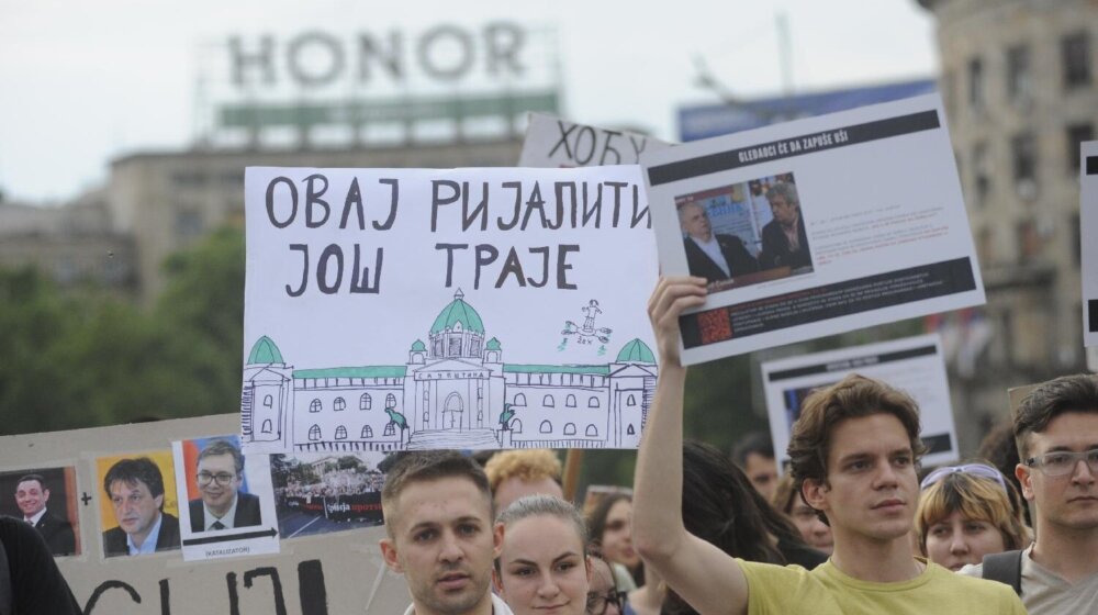 Studenti aplauzom dočekani na protestu "Srbija protiv nasilja" (FOTO) 1