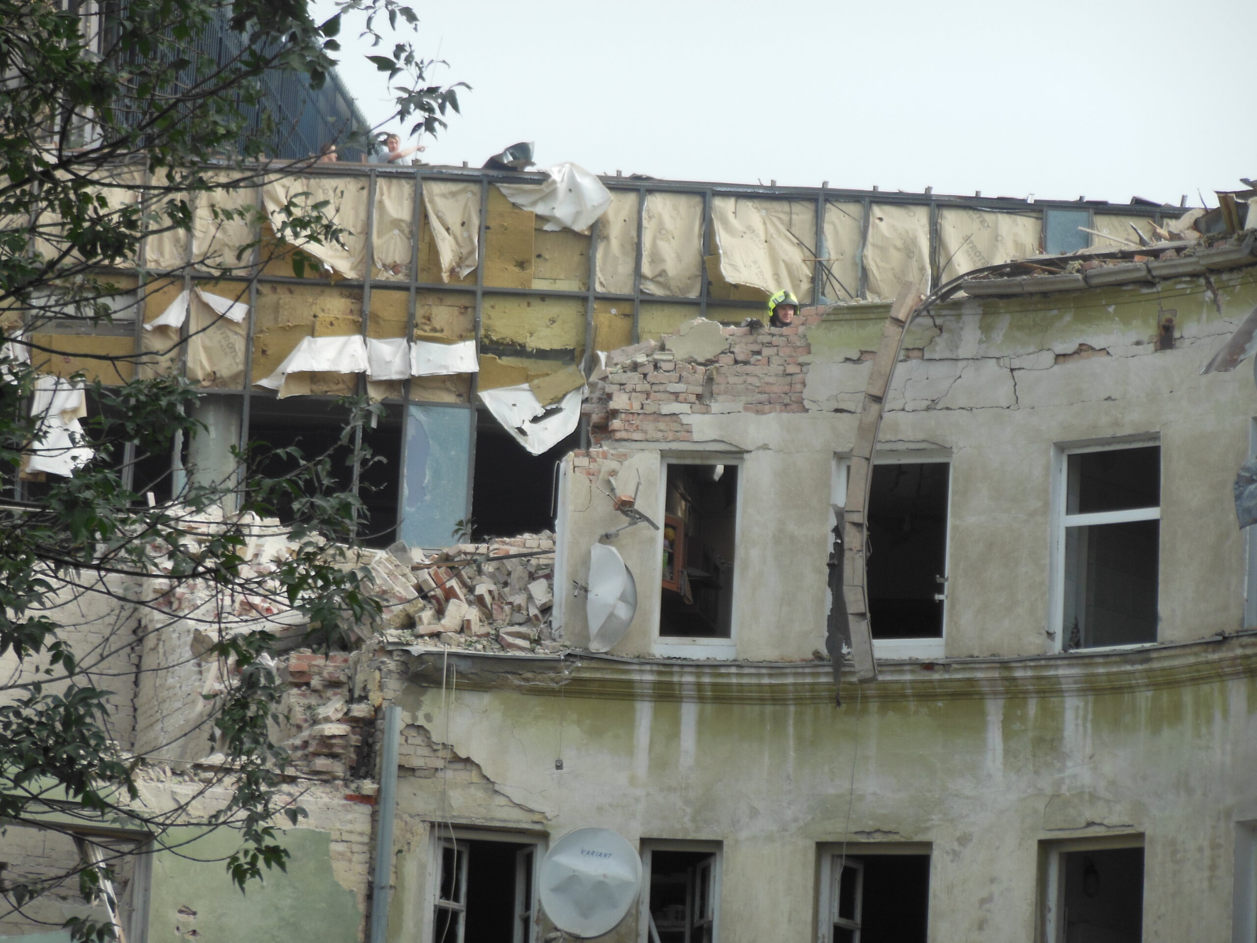 Reporter Danasa u ukrajinskom gradu Lavov: "Čule se tri eksplozije, tresao se pod, prozori..." (FOTO) 3
