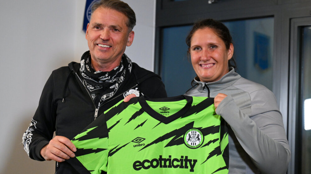 Vojnik iz zelene šume: Prva žena trener u engleskom profi fudbalu predala kormilo Forest Grina 1