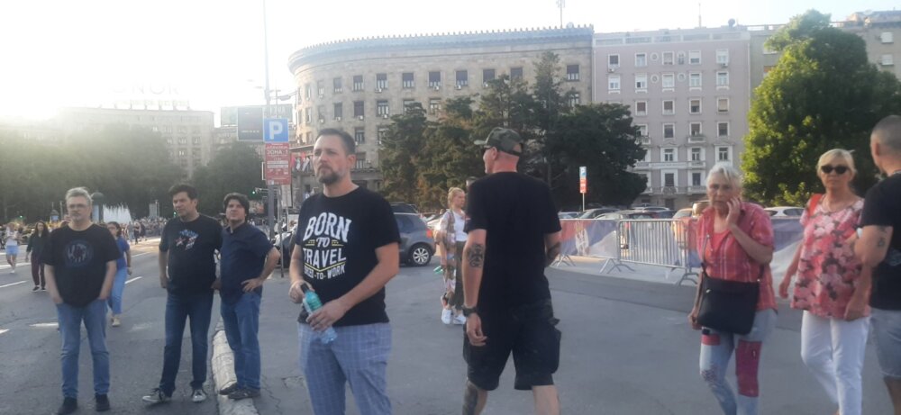 Protest "Srbija protiv nasilja" počeo minutom ćutanja za nove žrtve nasilja, počele i provokacije 2