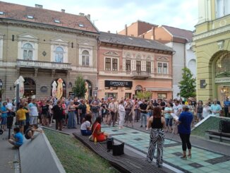 “Nećemo dozvoliti da nasilje definiše našu budućnost”: Održan treći protest “Srbija protiv nasilja” u Subotici 16